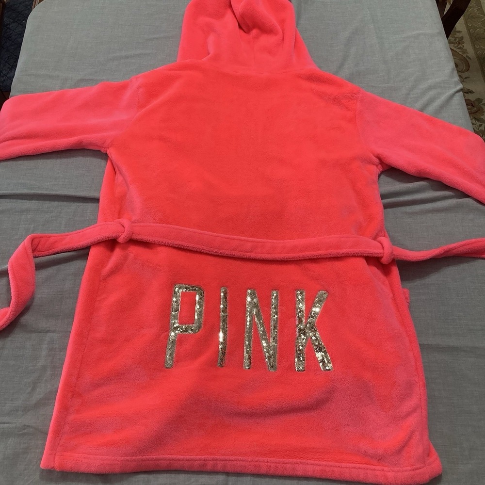 PINK Victoria's Secret Hooded Robe XS Small Hot Pink Plush Sequin Bling Logo